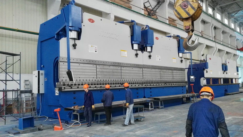 โครงสร้างเหล็ก Q345 วัสดุ 1200 ตันเครื่องจักรไฮดรอลิก CNC Press Brake Machinery