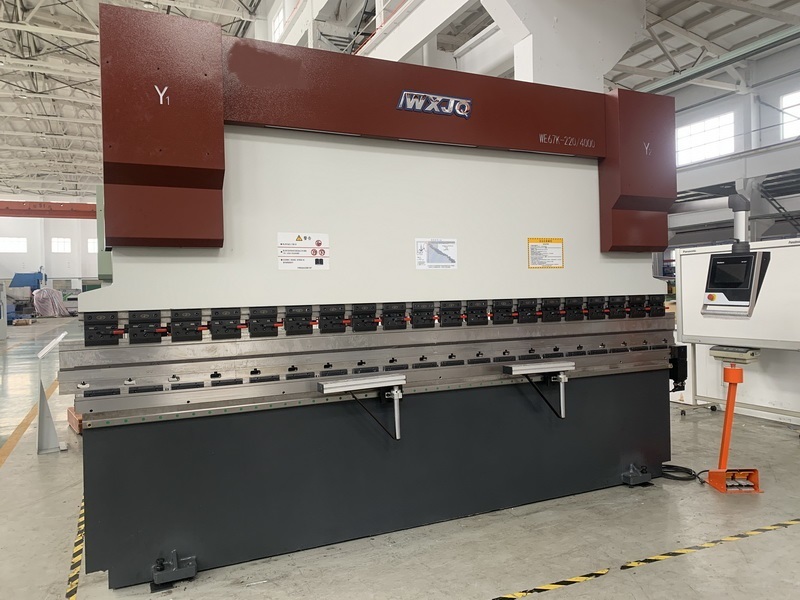 บล็อกบริษัทล่าสุดเกี่ยวกับ เครื่อง กีด กีด CNC สามารถ รับมือ แผ่น ยาว และ หนา ได้ ไหม?