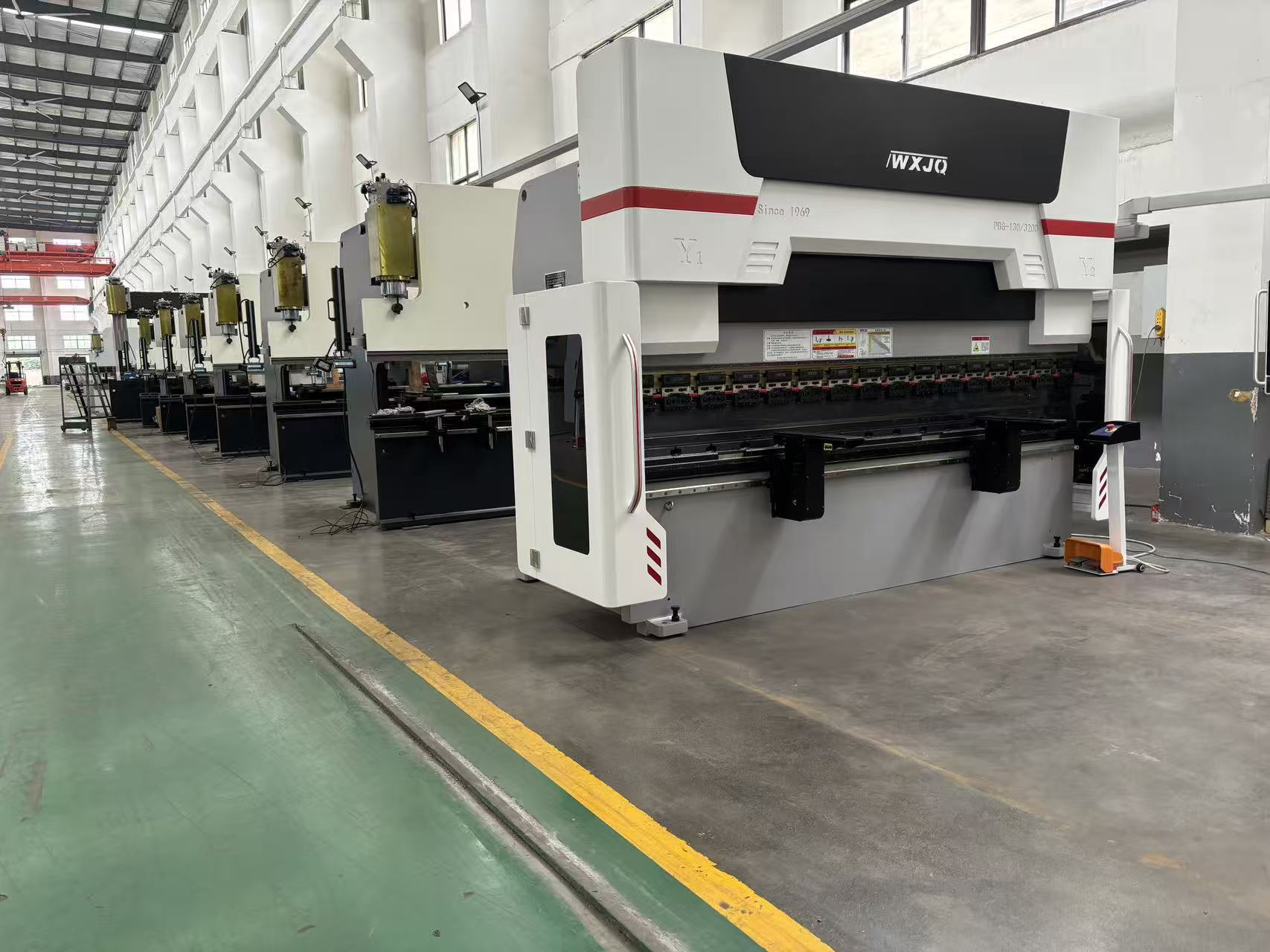 บล็อกบริษัทล่าสุดเกี่ยวกับ วิธีการทํางานเบรค CNC ปรส WE67S-160/3200