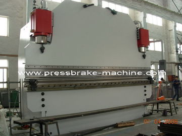 ซื้อ การแปรรูปแผ่น CNC เครื่องดันไฮดรอลิก 600 T ความดัน CE Certified online manufacture