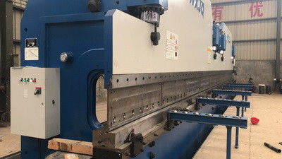 ซื้อ Tandem Press Brake with 200-800 mm Table Width, 40-3000 Tons Max Pressure, and 0.02 mm Back Gauge Accuracy online manufacture