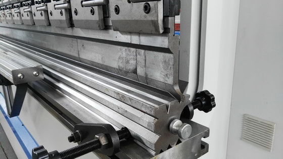 ซื้อ ความแข็งแรงสูง 30 องศาการเจาะที่คมชัด 125T เครื่องมือเบรกแบบกด 42CrMo การตีวัสดุ online manufacture