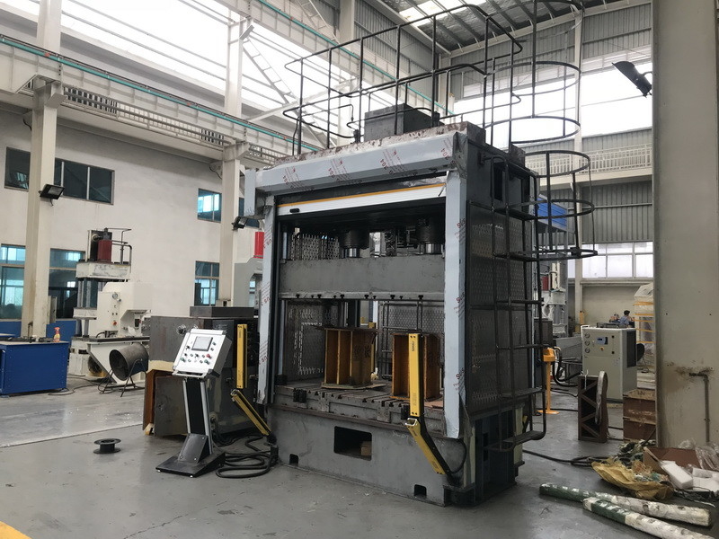 Servo Drive CNC Hydraulic Press Unit โต๊ะทำงานยาว 2 ม. พร้อมช่อง T Type