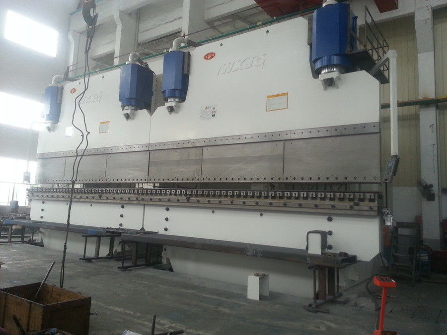อัตโนมัติ 1300T CNC ทันเดม ไฮดรอลิก ปั่นเบรค 415V / 50Hz ความยาวโค้ง 20 เมตร
