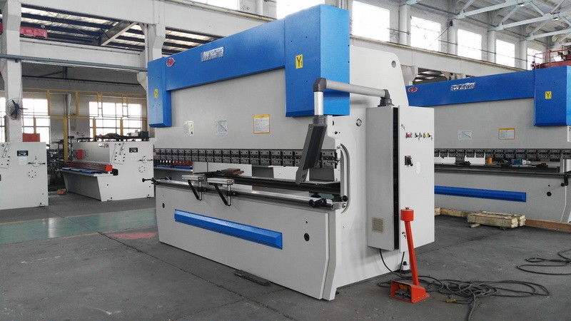 เครื่องเบรกโลหะแผ่นความดัน 100-400T ด้วยระบบควบคุม PLC