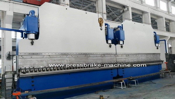 ความเร็วสูง 1500 ตัน CNC Tandem Press Brake Machine 400 มิลลิเมตร สล็อค 300 มิลลิเมตร ความสูงเปิด