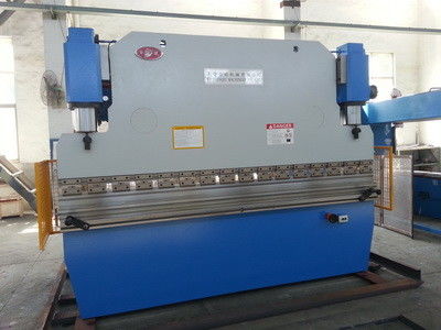 เครื่องเบรกโลหะแผ่นความดัน 100-400T ด้วยระบบควบคุม PLC