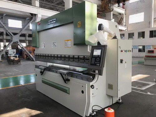 125T แรง CNC ไฮดรอลิก เบรก WE67K125/3200 สําหรับการผลิตโลหะ